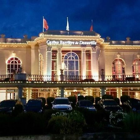 Le Camaieu Deauville Exteriör bild