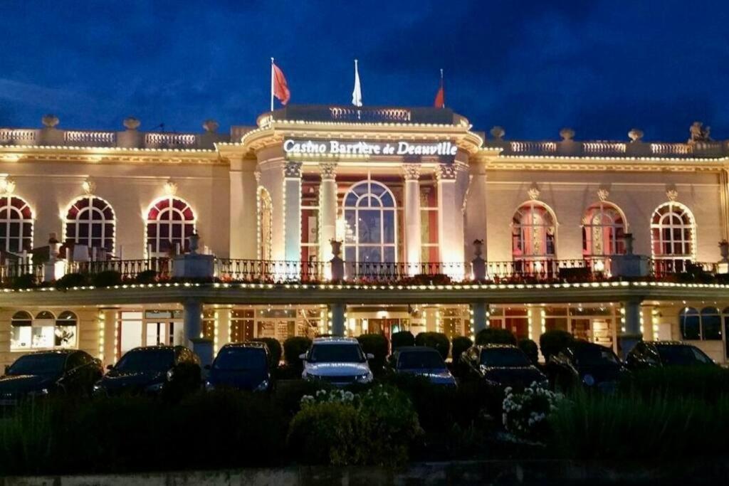 Le Camaieu Deauville Exteriör bild